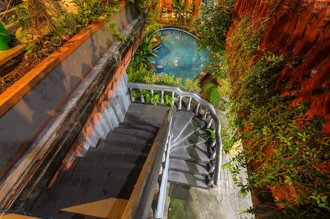 Hotel Lumbung Sari Legian  Exterior photo